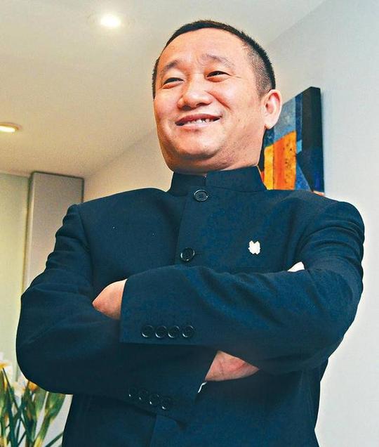 初中肄业14岁的他，借200元开启创业之路，31年时间翻到200亿