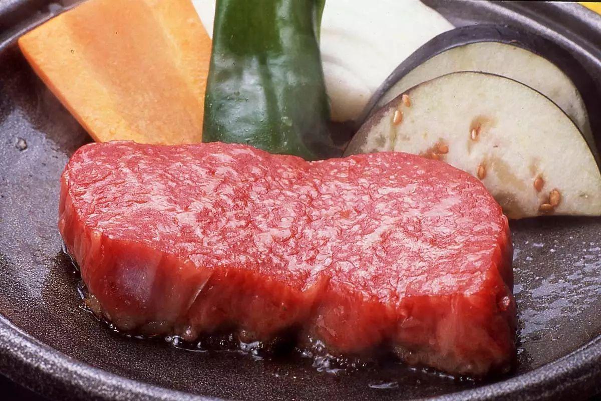 日本牛肉恢复对华出口磋商也停了，中方连下两禁令，日本牛肉水产全凉了