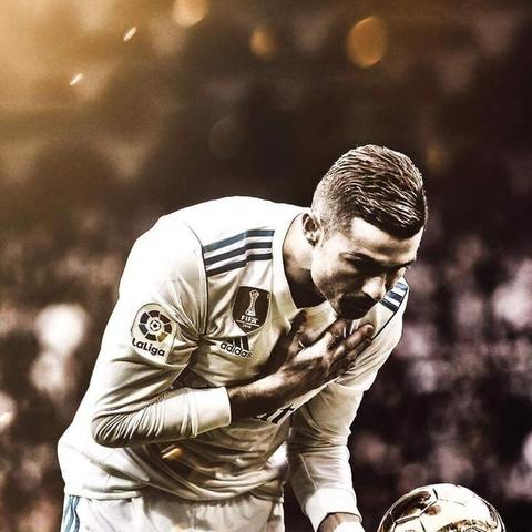 足球运动员的经典壁纸的长尾关键词有哪些