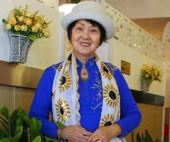 89岁的吴胜明妈妈为了女儿，72岁时再创业，如今坐拥千万
