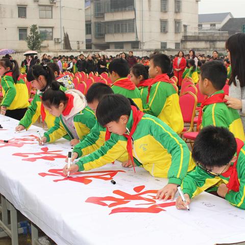 关于湖南小伙在上海上班被打相关关键词有哪些