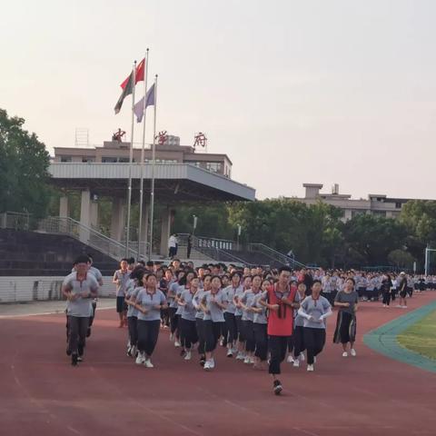 欧洲足球运动员作息的长尾关键词有哪些