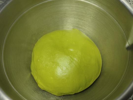 炼乳抹茶小吐司，简单易做零失败，对于小朋友来说非常有吸引力哟