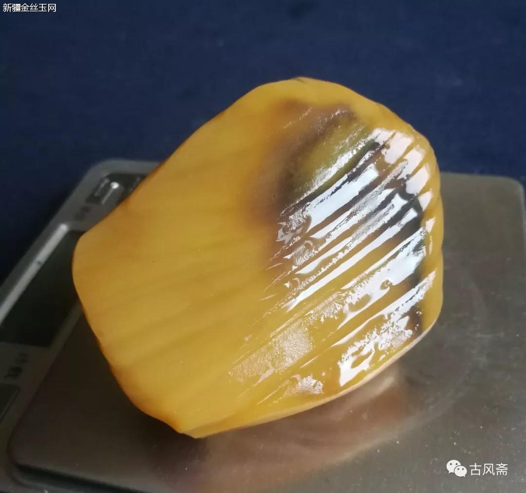 金丝玉不宜长期佩戴的原因与科学知识