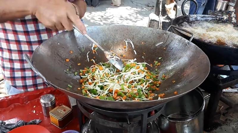 学生卖什么美食（下班后想去摆摊）