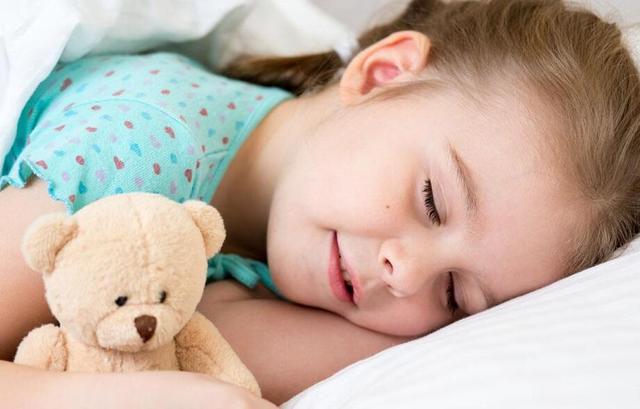 怎么判断孩子盖的被子是不是合适