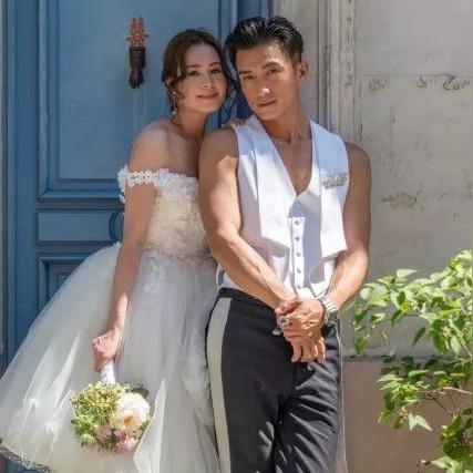 个人写真婚纱摄影.婚纱店拍个人写真多少钱？