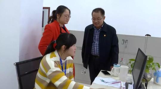 赖朝江：尽心履职服务发展