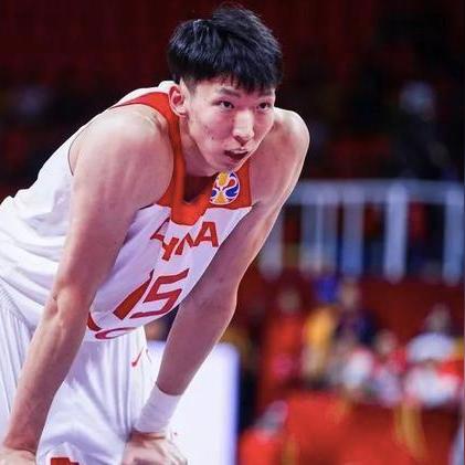 明年足球运动员退役时间的长尾关键词有什么