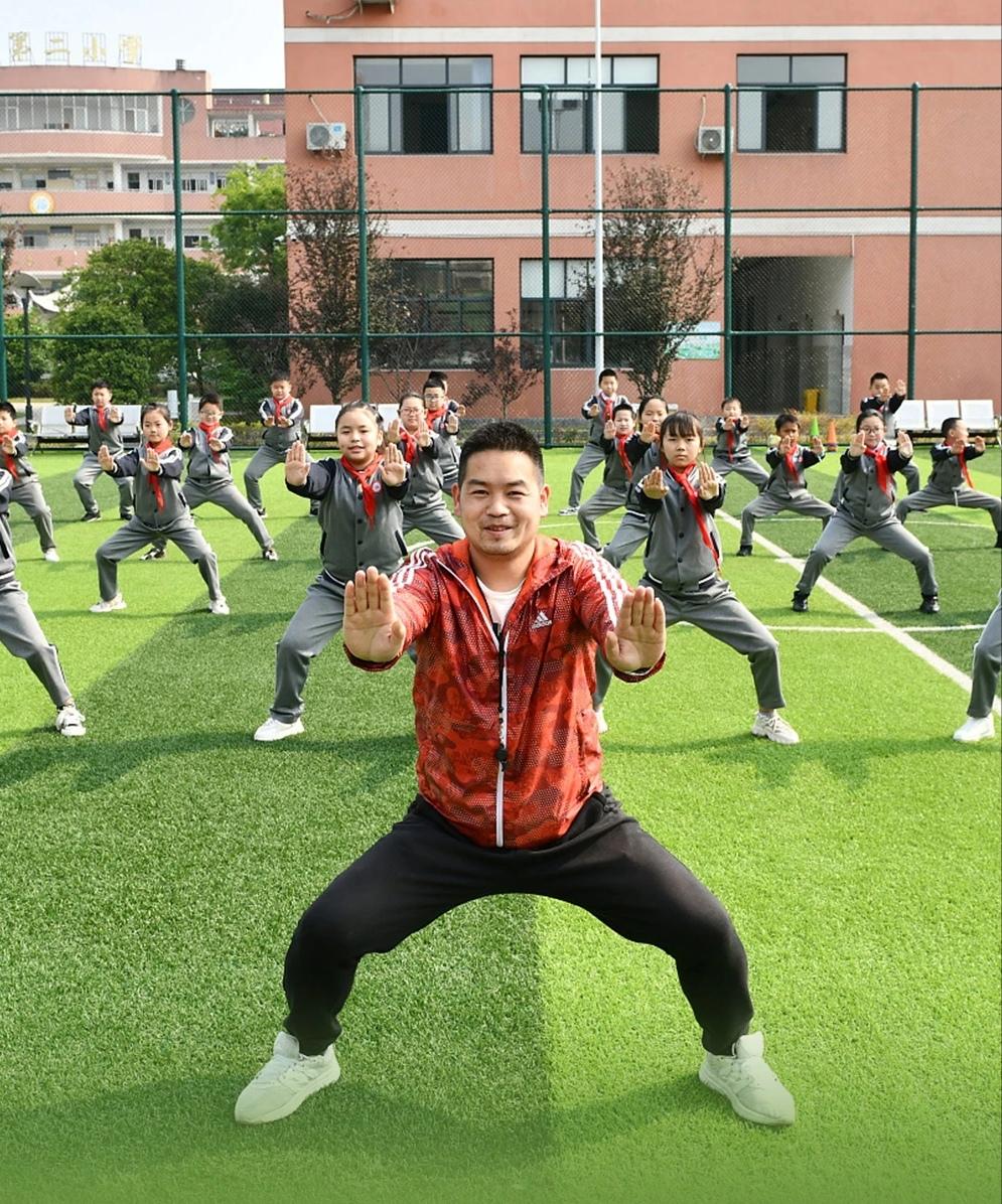 上海三地升为中风险地区
 （上海三地升为中风险地区了吗）