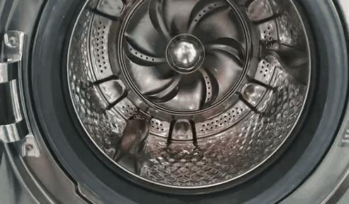 电饭煲底层黑了怎么办