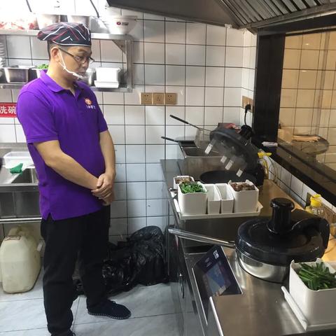 人工智能厨房机器怎么用