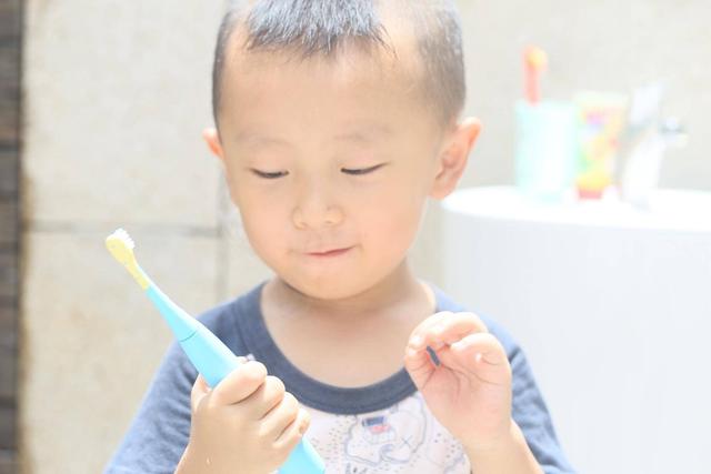 怎么选择适合孩子的牙刷 怎么选择适合孩子的牙刷