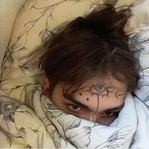 伤心男人喝酒图片大全的长尾关键词有什么