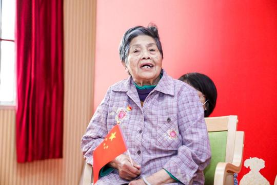 广西北部湾银行“忆峥嵘传薪火守初心敬先辈”活动走进梧州