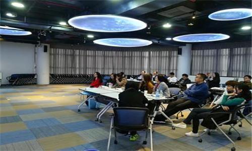 对于想创业的大学生，先工作有经验后再创业，会不会更容易成功？
