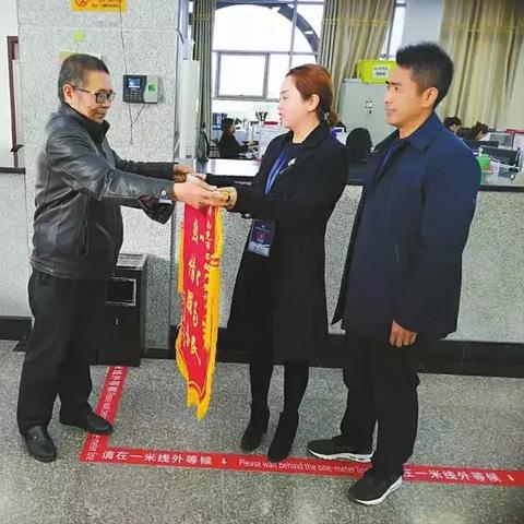 广州市老人证要什么照片