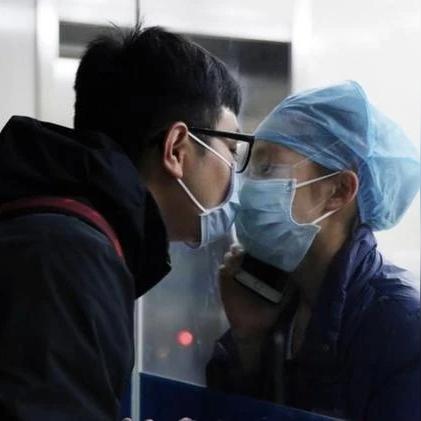 武汉护士隔窗的长尾关键词有什么