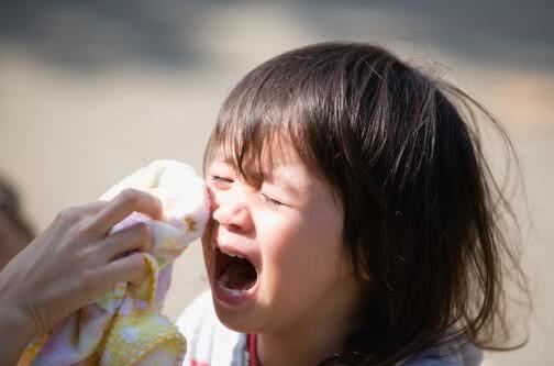 冬天给宝宝断奶好吗