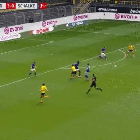 足球运动员赛后感人瞬间的长尾关键词有哪些