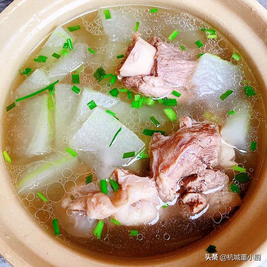 筒骨冬瓜汤，营养美味，每周给孩子吃一次，个子长得高