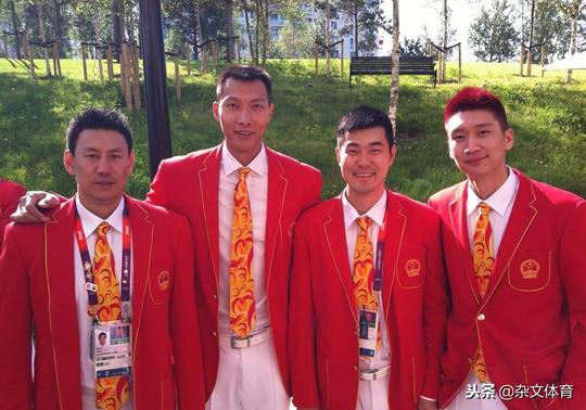 广东8冠王退役不当教练！助力易建联的生意，娇妻支持下成解说