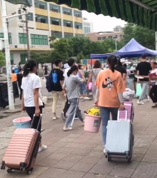 昆山世硕招了3000人，跑了2900？想多了！上千人排队入职