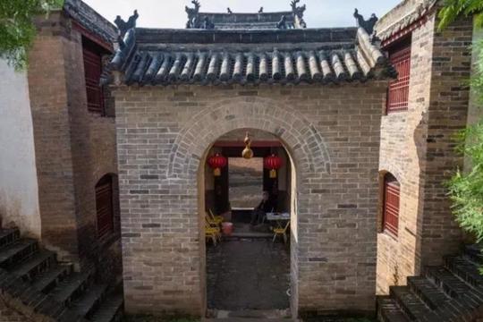 洛阳最出名的古村落，被誉为"民间故宫"，门票免费、游客不断