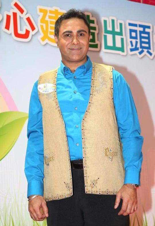 49岁tvb绿叶乔宝宝赴印度购口罩赠长者，成本五毛薄如纱质量堪忧