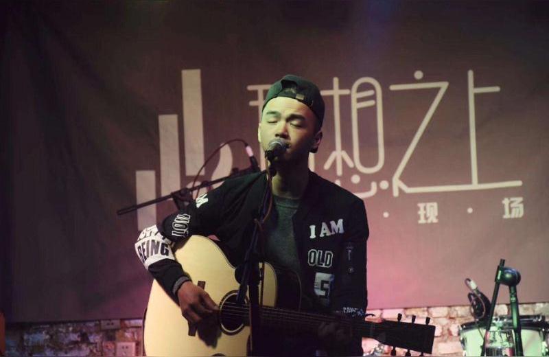 抖音上很火的自我介紹_怎么樣玩抖音啊 運營百科