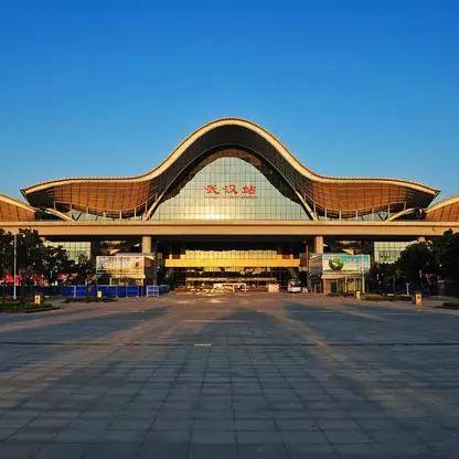 武汉站是在武汉市哪个区