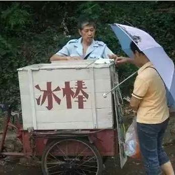 玩普通纸牌（玩普通纸牌的乐趣与挑战）