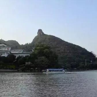 桂林市老人乘车卡在哪里办