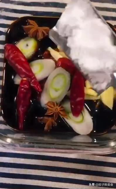 幼儿吃金针菇豆腐煮鲫鱼的好处 幼儿吃金针菇豆腐煮鲫鱼的好处