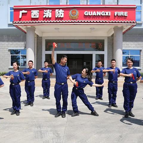 南宁市星光初级中学是走读还是寄宿？