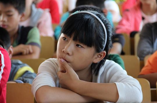 中学生凭硬实力让校领导变“复读机”，网友：对得起父母起的名字