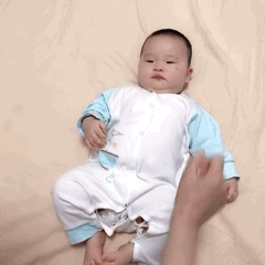 宝宝容易落地醒怎么安抚入睡