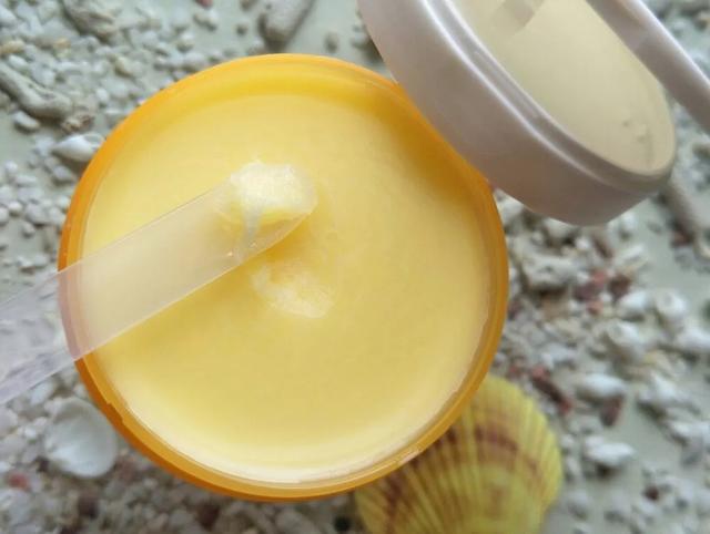 卸妆膏和卸妆水哪个对皮肤伤害大 卸妆膏和卸妆水哪个对皮肤伤害大