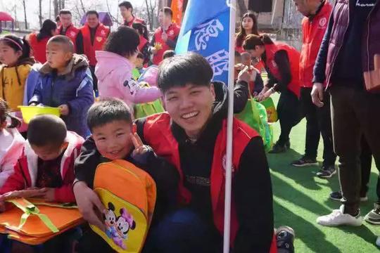 学雷锋：向爱心企业“华山创业”学习，做公益先锋！