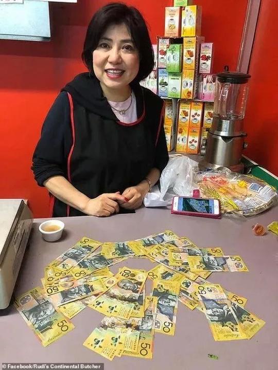 墨尔本某店主，拉开店门的那一刻，他发现，世界变了