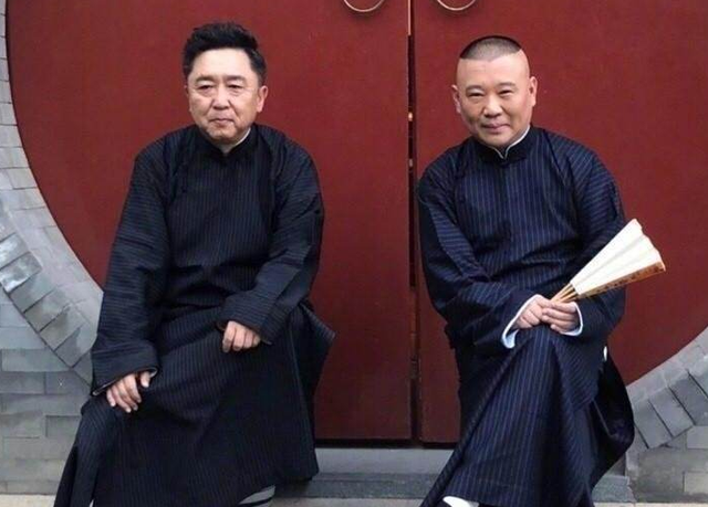 女儿第一次上台主持的朋友圈说说