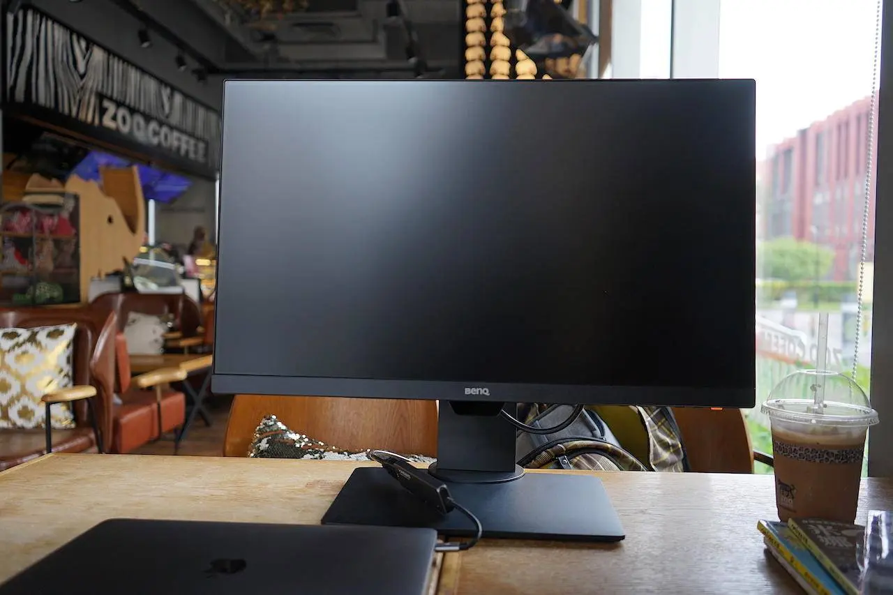 不报班能做声音变现吗 声音变现收入高吗