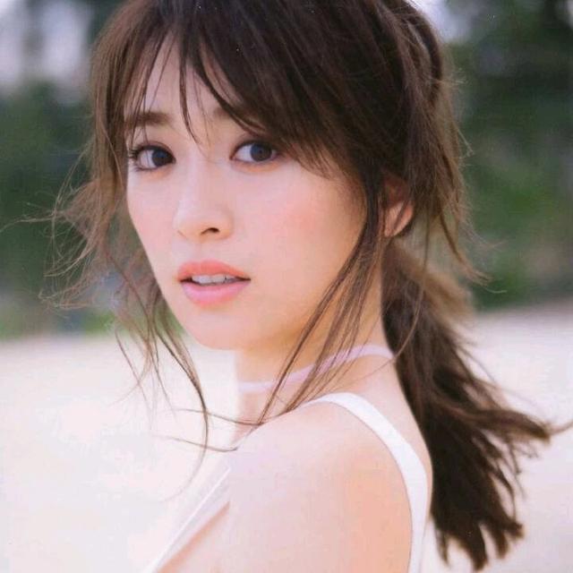 泉里香美女壁纸 头条搜索