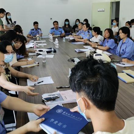 西安办理网约车人证要居住证吗？
