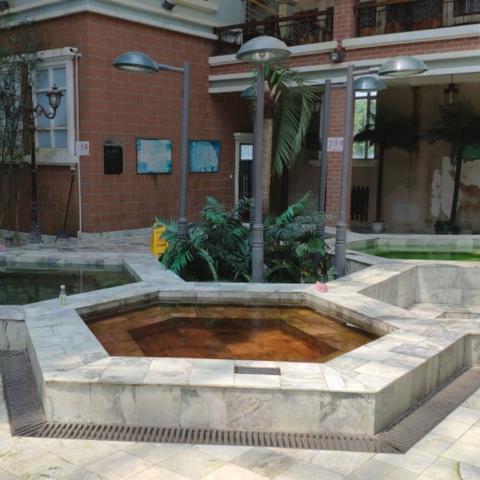 到哈市的中医药大学在什么地方下车方便？