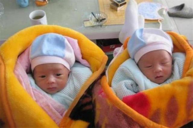 双胞胎宝宝起名怎么好(双胞胎姐妹成语名字好听不过时)