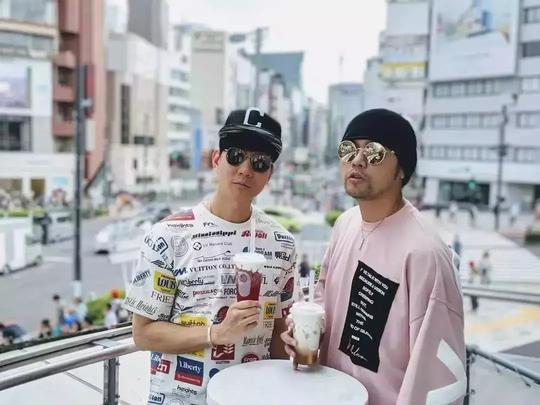 如何将《说好不哭》mv里的故事改编为一篇言情小说？