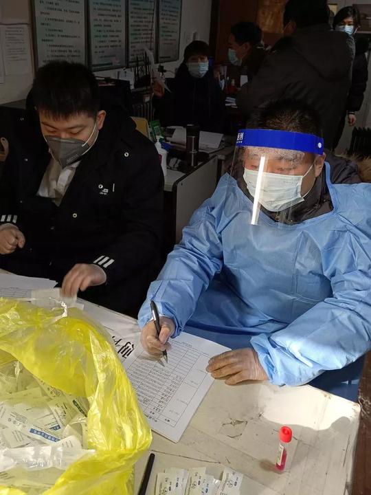 平山工行青年员工抗疫青春逆行闪耀