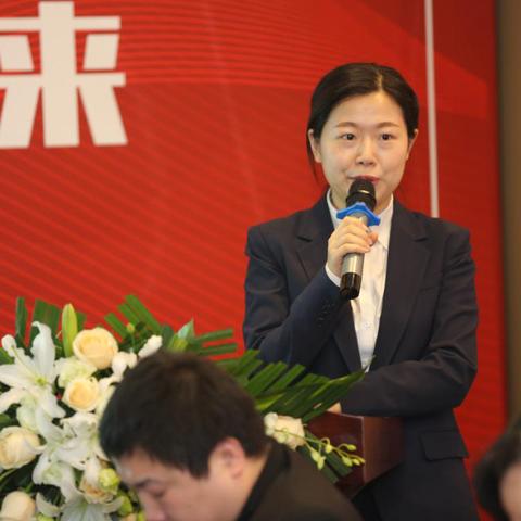 鑫苑置业盘中异动 股价大跌5.60%