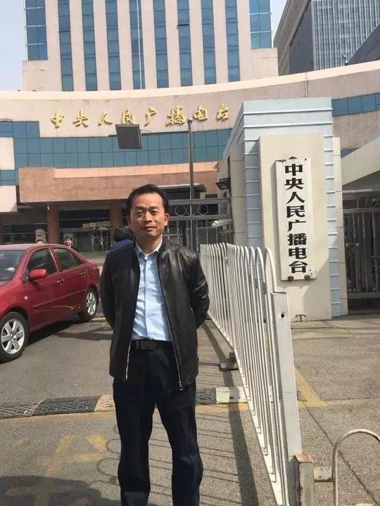 国内首个！“网红教授”开设冷门课程意外走红，国外学者都成他的“学生”！